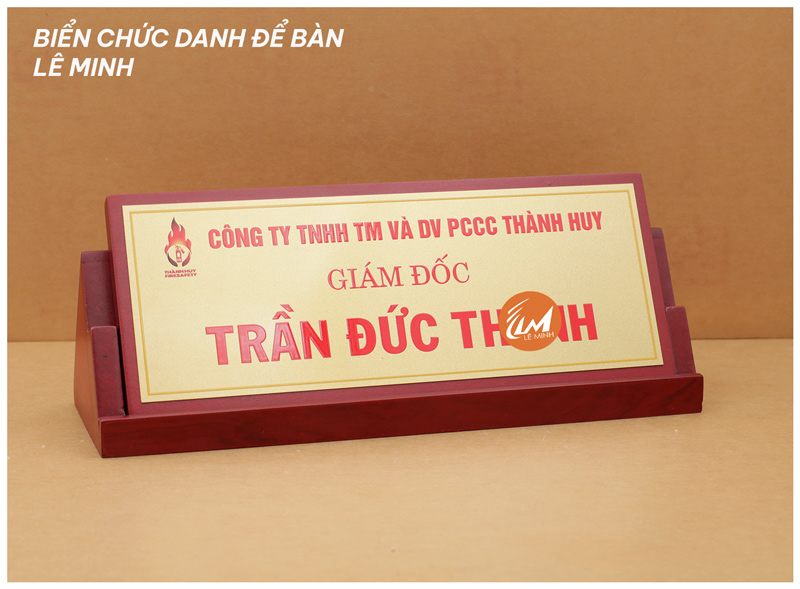 biển tên chức danh để bàn gỗ nhôm