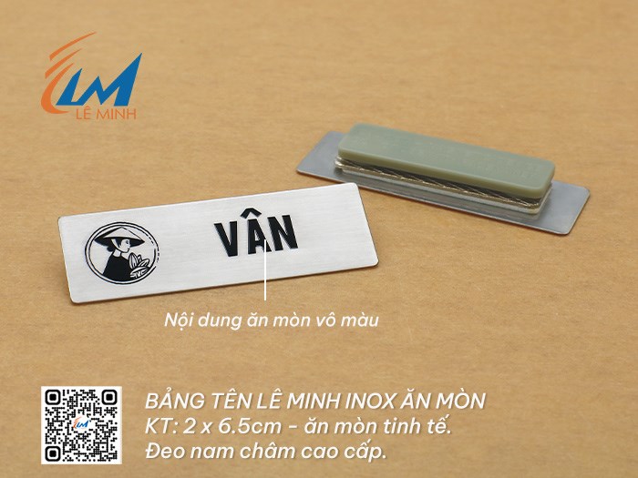 LÀM BẢNG TÊN ĐEO ÁO BẰNG INOX ĂN MÒN, KHẮC LASER
