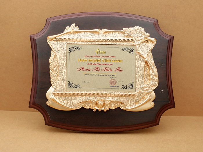 BẢNG VINH DANH GỖ ĐỒNG 35CM X 45CM