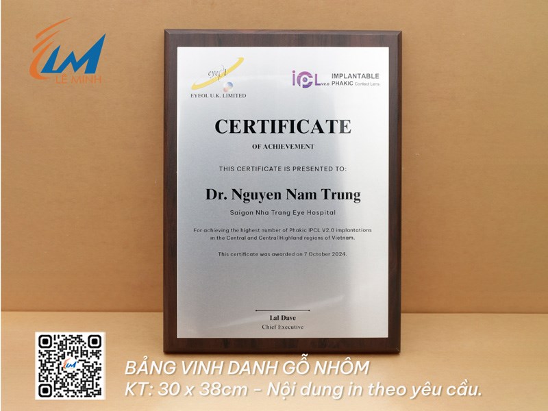 Sản xuất bảng vinh danh gỗ nhôm