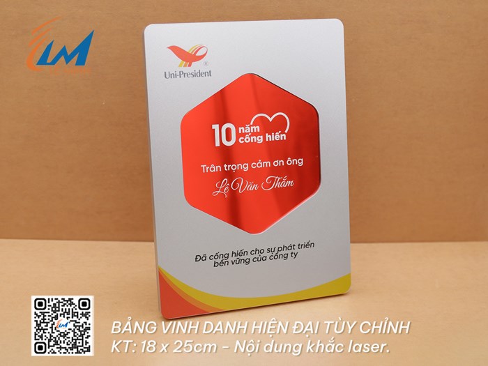 Sản xuất bảng vinh danh nút Youtube theo yêu cầu